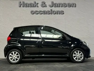 Toyota Aygo - Thumbnail 8