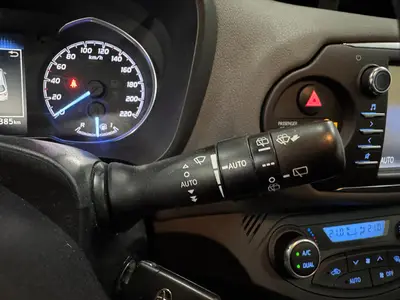 Toyota Yaris - Thumbnail 21