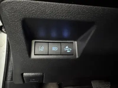 Toyota Yaris - Thumbnail 25