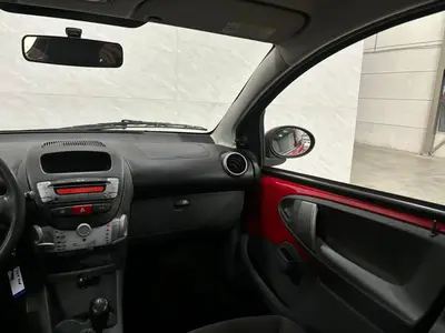 Peugeot 107 - Thumbnail 13