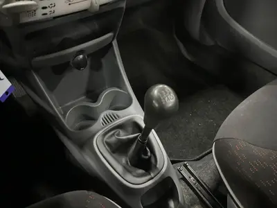 Peugeot 107 - Thumbnail 18