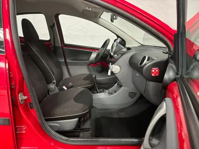 Peugeot 107 - Thumbnail 10