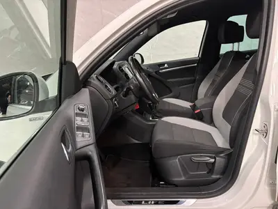Volkswagen Tiguan - Thumbnail 10