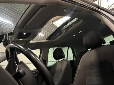 Volkswagen Golf - Thumbnail 12