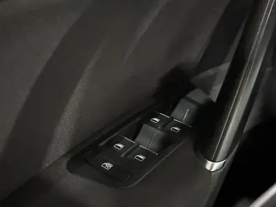 Volkswagen Golf - Thumbnail 25