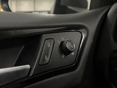 Volkswagen Golf - Thumbnail 26