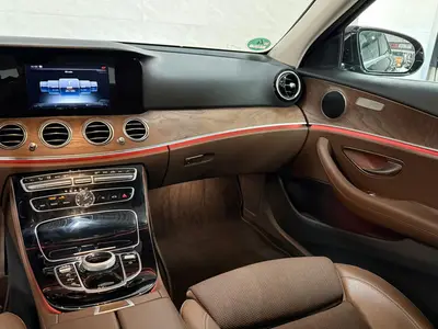Mercedes-Benz E-Klasse - Thumbnail 11