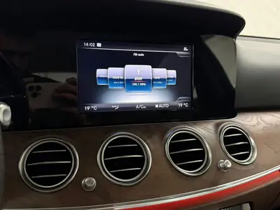 Mercedes-Benz E-Klasse - Thumbnail 19