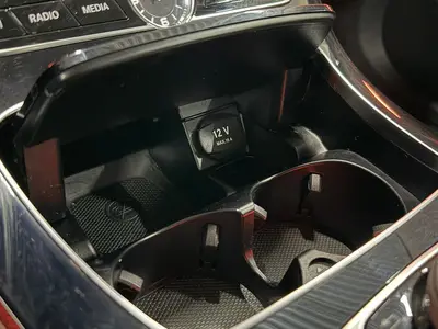 Mercedes-Benz E-Klasse - Thumbnail 23