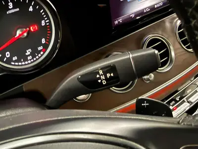 Mercedes-Benz E-Klasse - Thumbnail 25