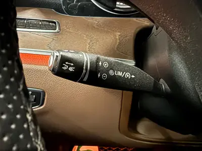 Mercedes-Benz E-Klasse - Thumbnail 29