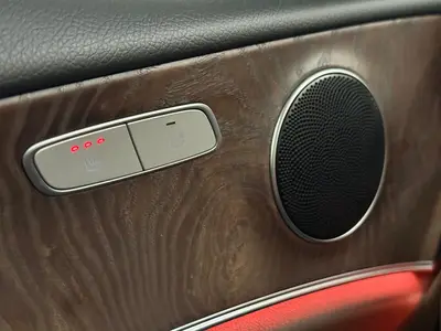 Mercedes-Benz E-Klasse - Thumbnail 30