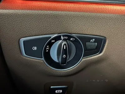 Mercedes-Benz E-Klasse - Thumbnail 33
