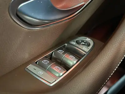 Mercedes-Benz E-Klasse - Thumbnail 34