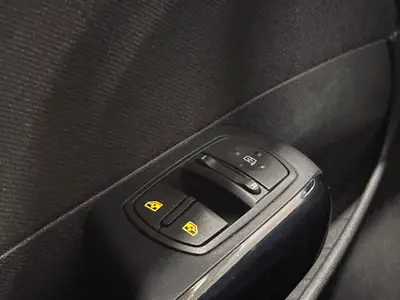 Opel Corsa - Thumbnail 25