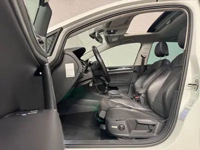 Volkswagen Golf - Thumbnail 11