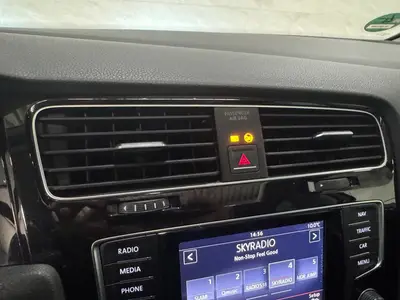 Volkswagen Golf - Thumbnail 18