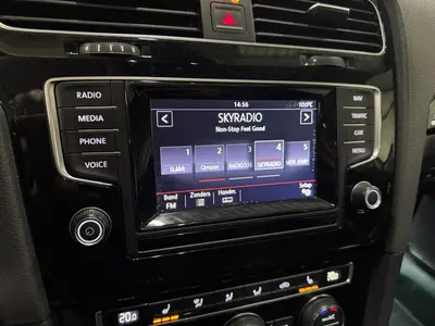 Volkswagen Golf - Thumbnail 19