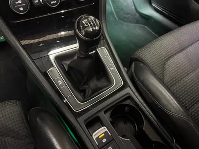 Volkswagen Golf - Thumbnail 21