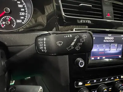 Volkswagen Golf - Thumbnail 24