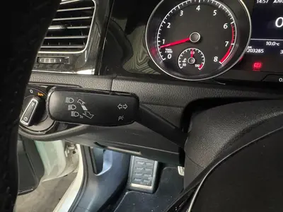 Volkswagen Golf - Thumbnail 25