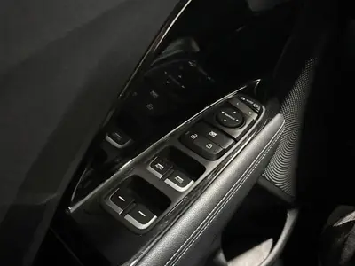Kia Niro - Thumbnail 25