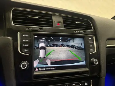 Volkswagen Golf - Thumbnail 18