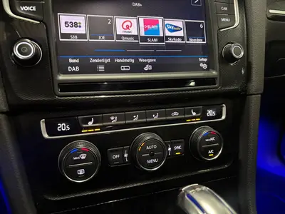 Volkswagen Golf - Thumbnail 19