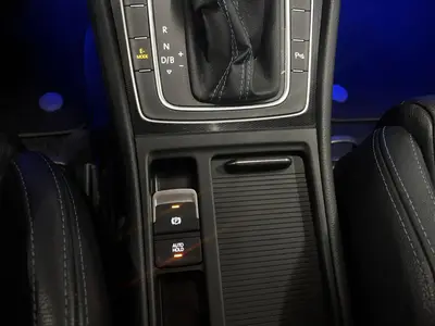 Volkswagen Golf - Thumbnail 21