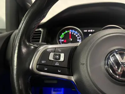 Volkswagen Golf - Thumbnail 23