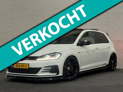 Volkswagen Golf - Thumbnail 1