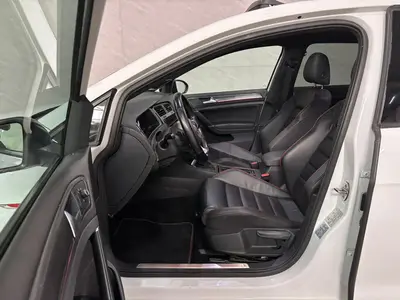 Volkswagen Golf - Thumbnail 11