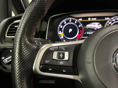 Volkswagen Golf - Thumbnail 25