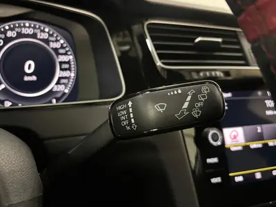 Volkswagen Golf - Thumbnail 26