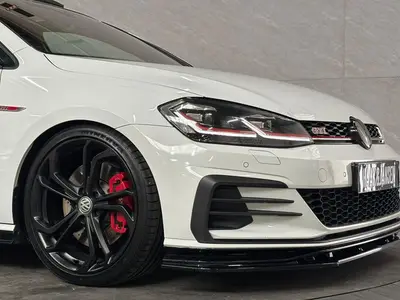 Volkswagen Golf - Thumbnail 31