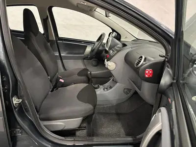 Toyota Aygo - Thumbnail 11