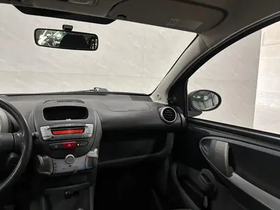 Toyota Aygo - Thumbnail 13