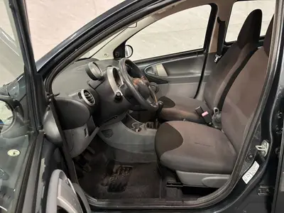 Toyota Aygo - Thumbnail 10