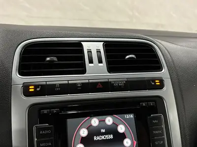 Volkswagen Polo - Thumbnail 16