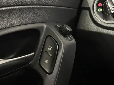 Volkswagen Polo - Thumbnail 23