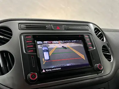 Volkswagen Tiguan - Thumbnail 16