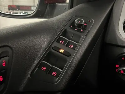 Volkswagen Tiguan - Thumbnail 27