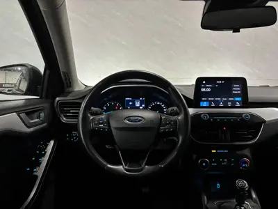 Ford Focus - Thumbnail 9