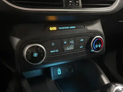 Ford Focus - Thumbnail 13