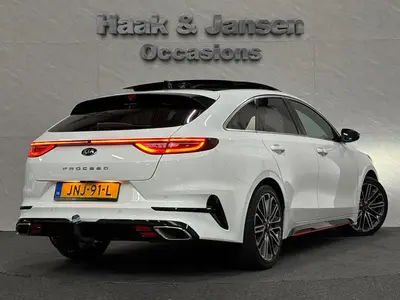Kia ProCeed - Thumbnail 3