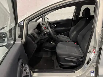 Kia Rio - Thumbnail 10