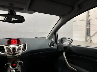 Ford Fiesta - Thumbnail 13