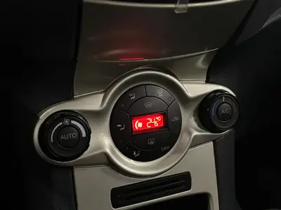 Ford Fiesta - Thumbnail 18