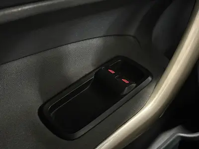 Ford Fiesta - Thumbnail 25
