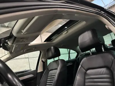 Volkswagen Passat - Thumbnail 12